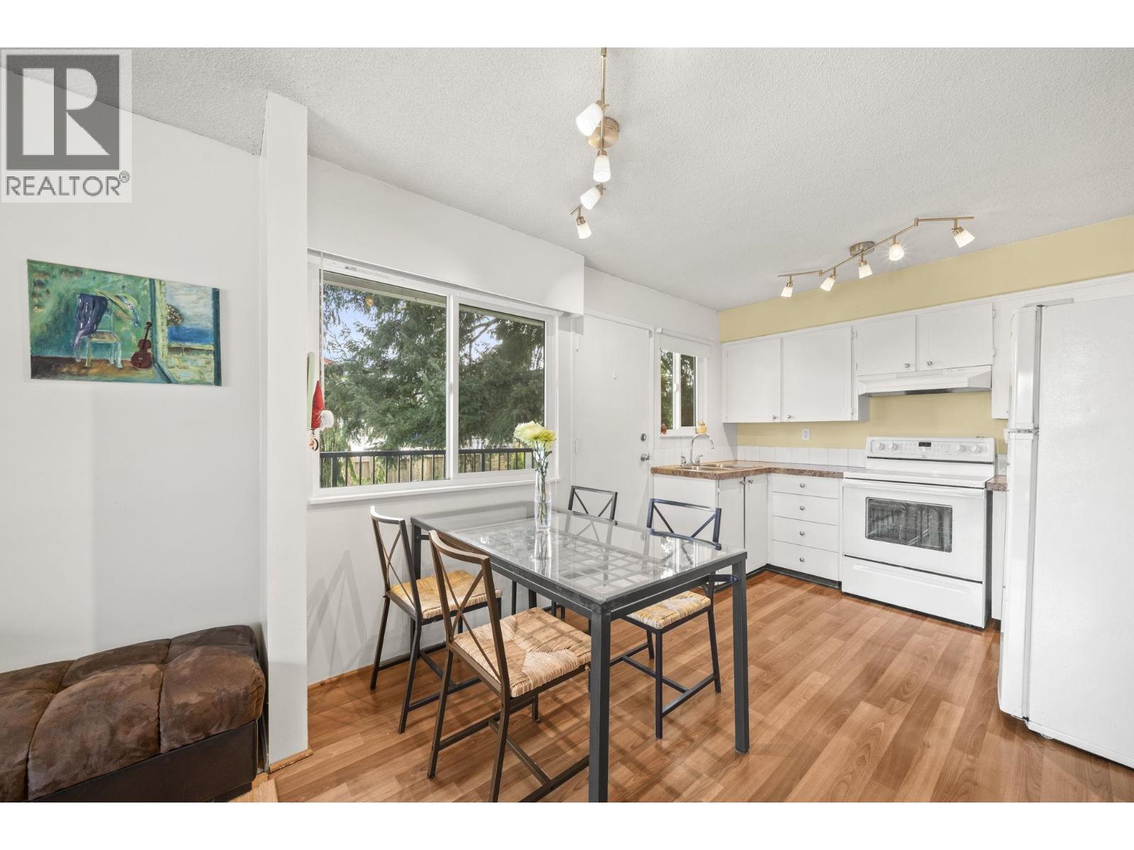 2250 Hawthorne Avenue, Port Coquitlam, British Columbia  V3C 1W8 - Photo 9 - R3107563