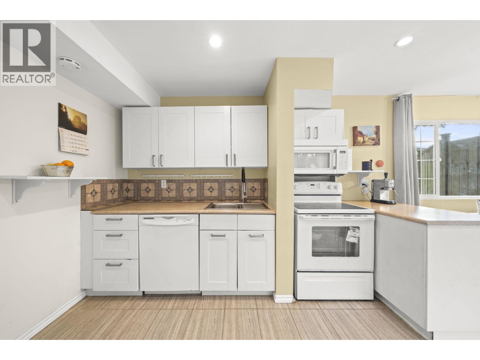 2250 Hawthorne Avenue, Port Coquitlam, British Columbia  V3C 1W8 - Photo 23 - R3107563