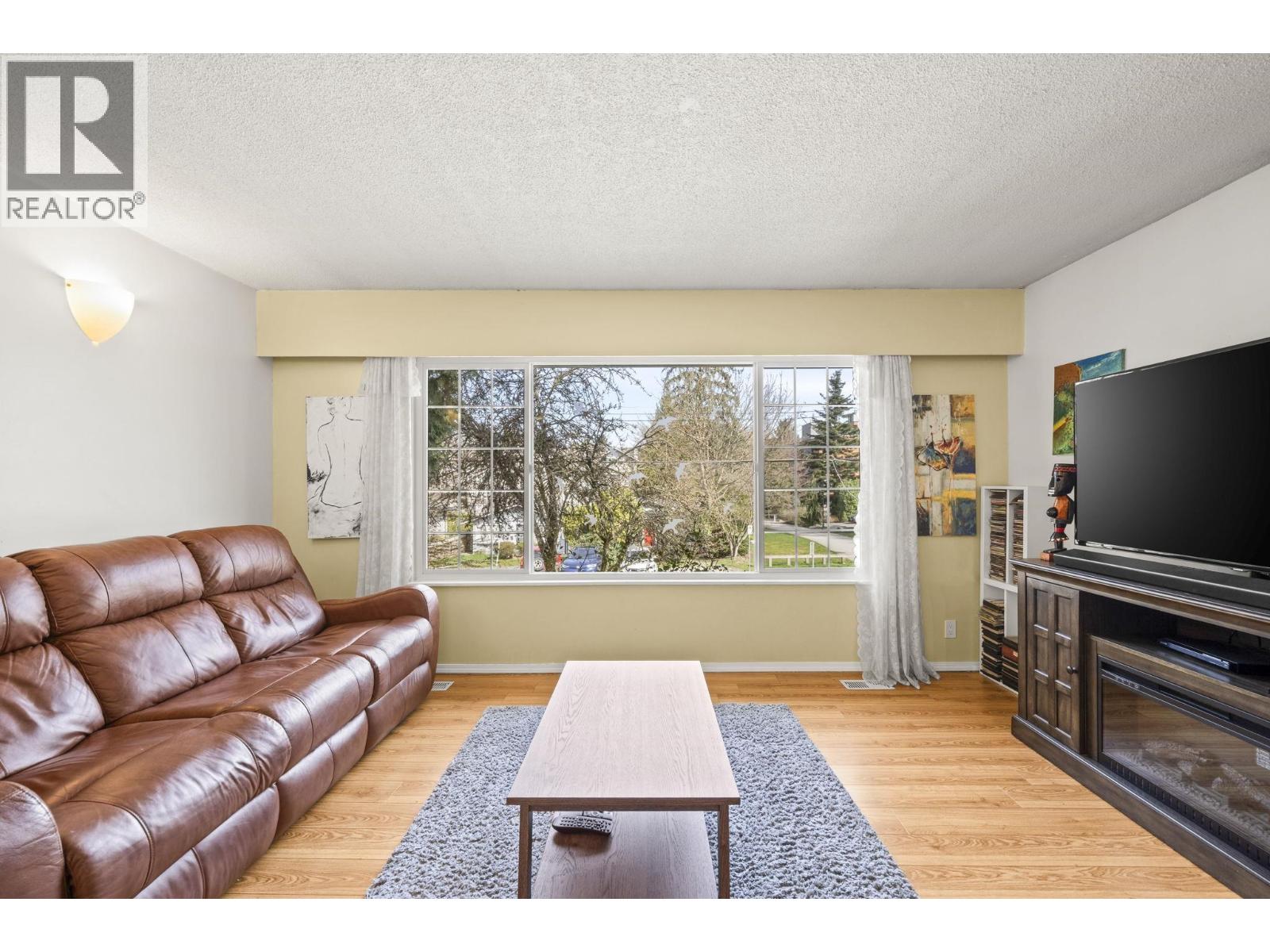 2250 Hawthorne Avenue, Port Coquitlam, British Columbia  V3C 1W8 - Photo 5 - R3107563