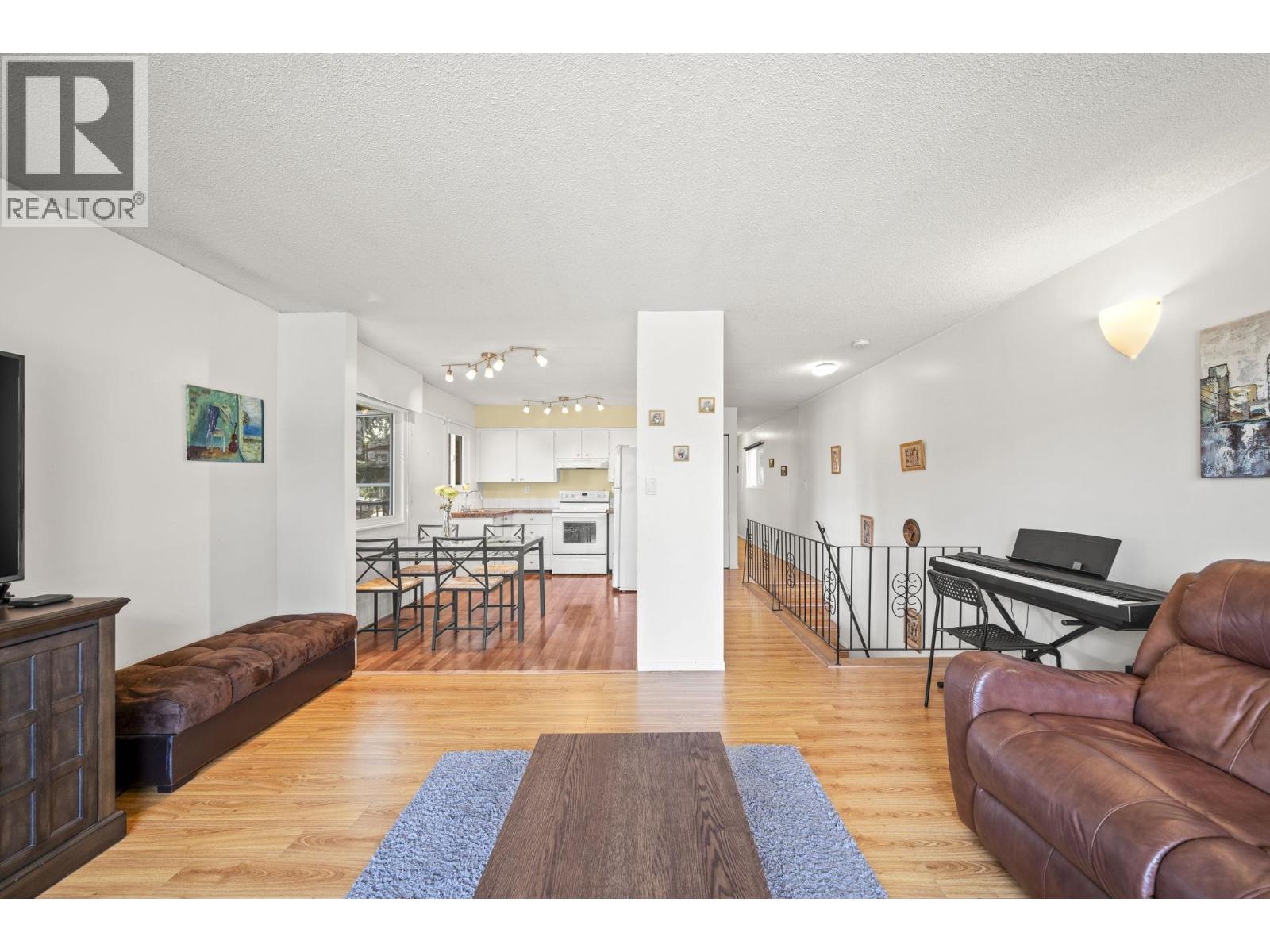 2250 Hawthorne Avenue, Port Coquitlam, British Columbia  V3C 1W8 - Photo 8 - R3107563