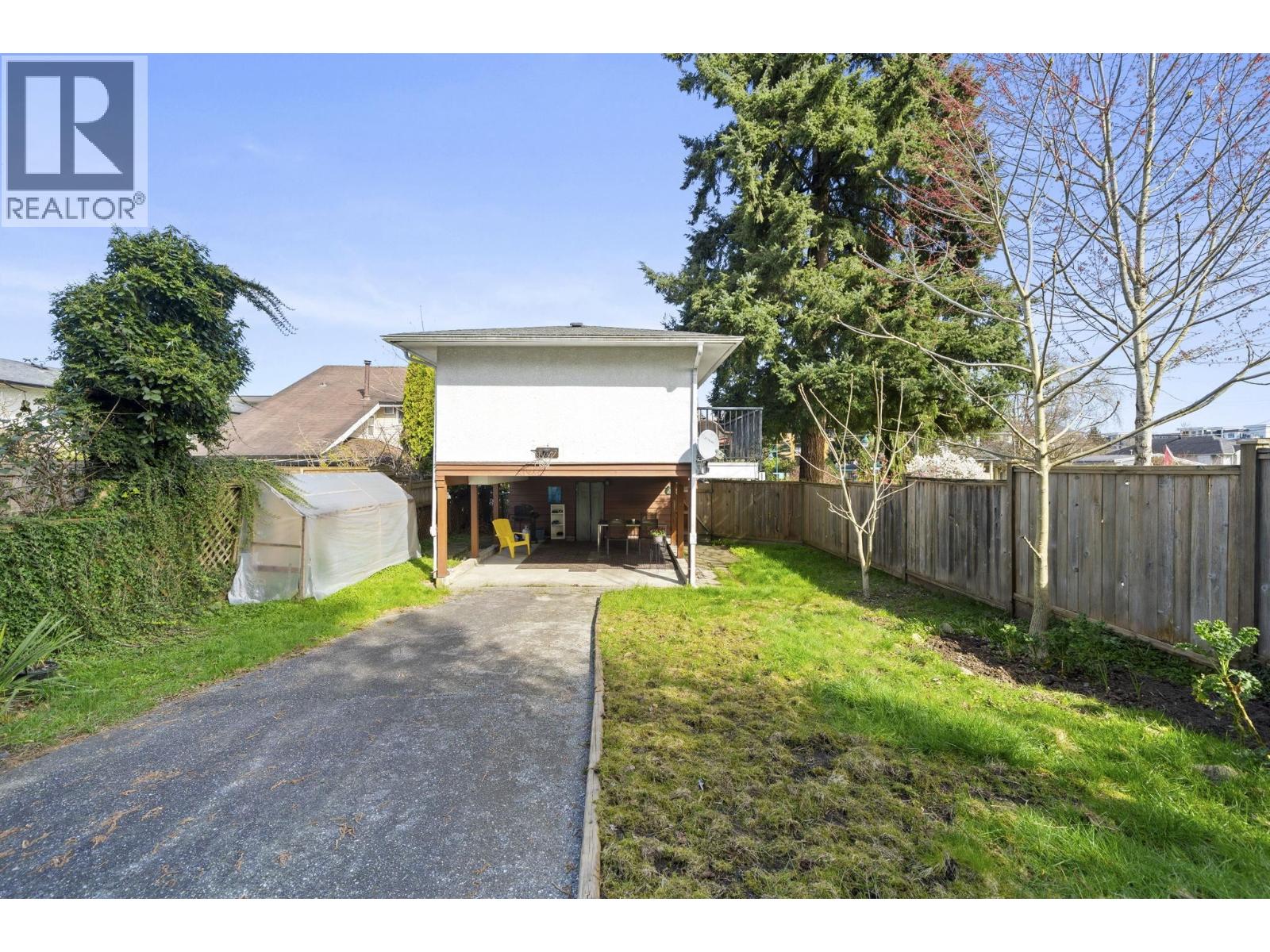 2250 Hawthorne Avenue, Port Coquitlam, British Columbia  V3C 1W8 - Photo 32 - R3107563