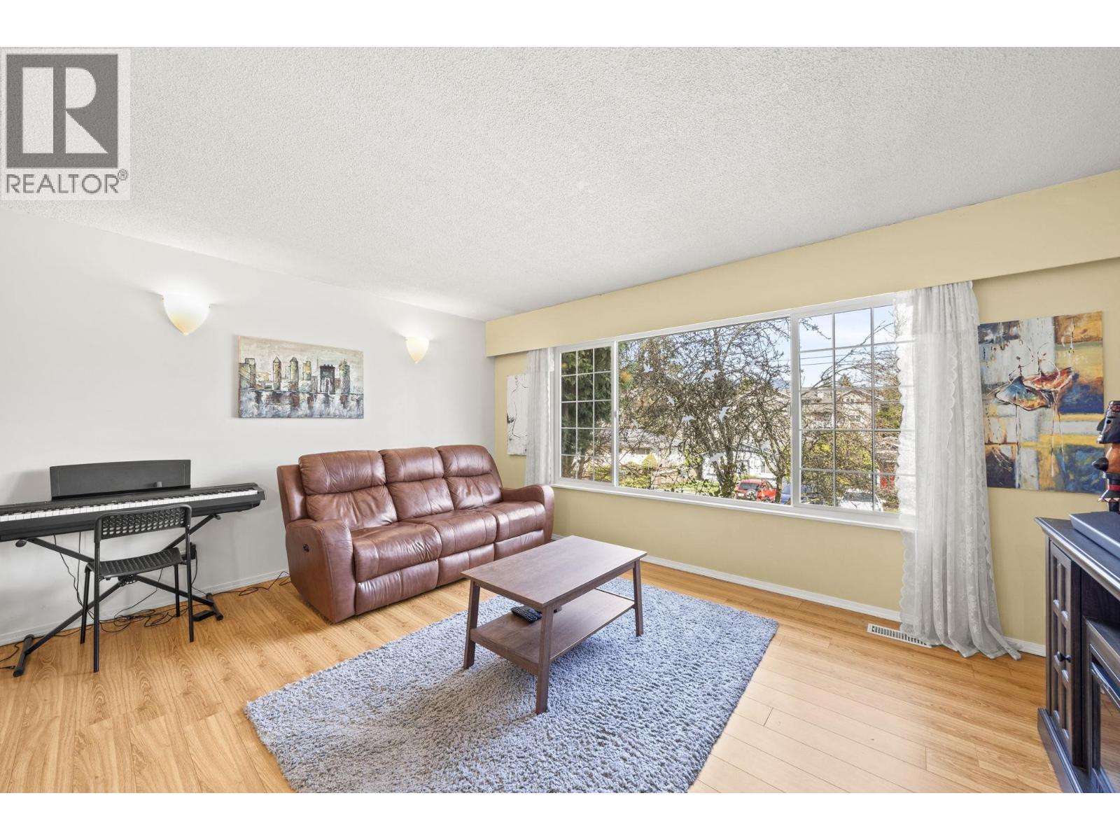 2250 Hawthorne Avenue, Port Coquitlam, British Columbia  V3C 1W8 - Photo 6 - R3107563