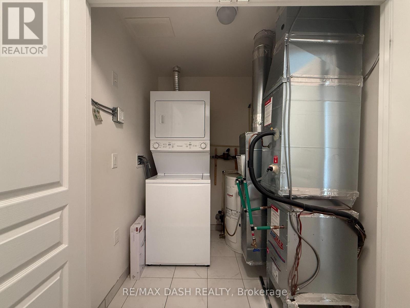 204 - 1130 Briar Hill Avenue, Toronto, Ontario  M6B 0A9 - Photo 17 - W12967448