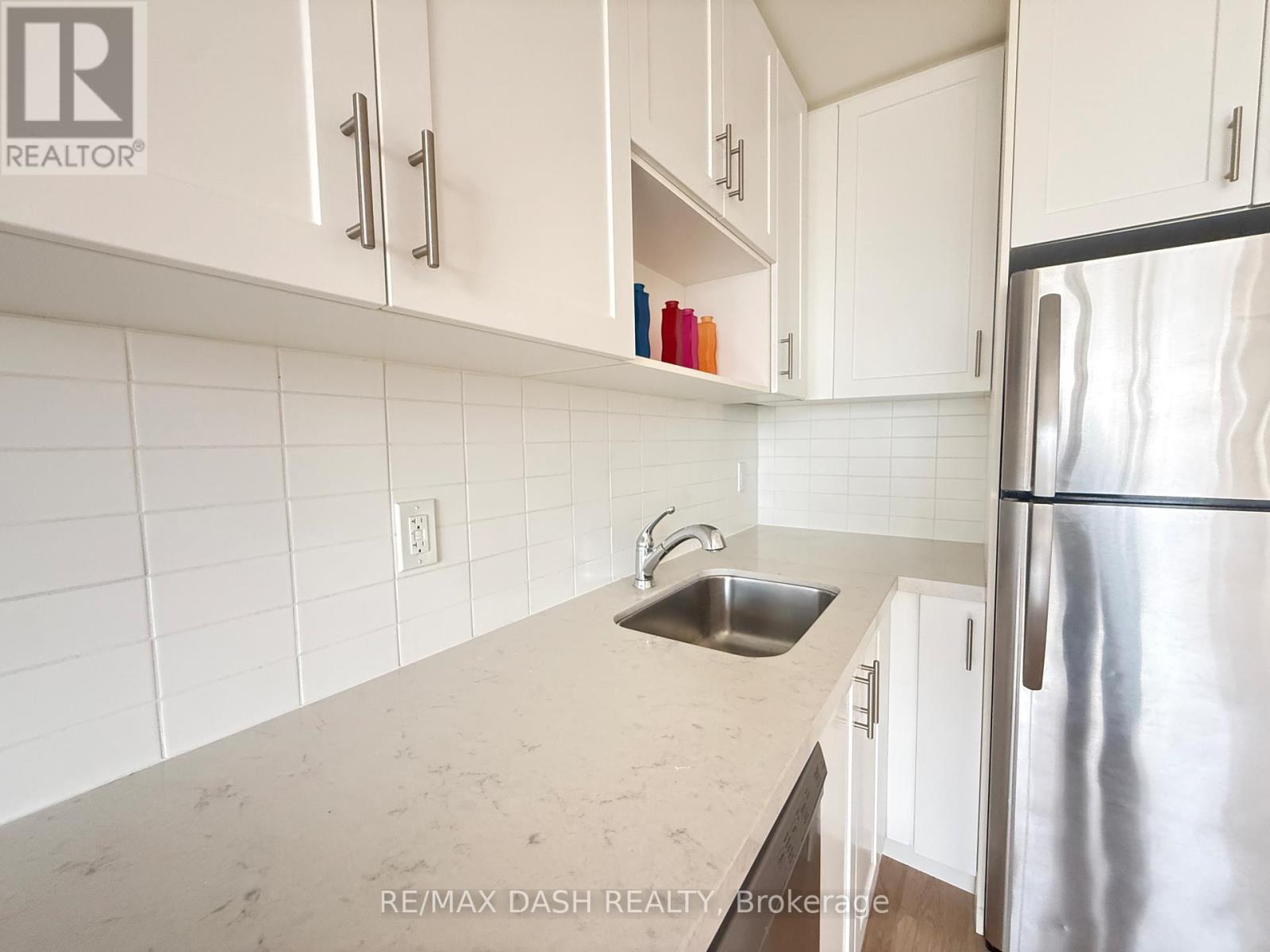 204 - 1130 Briar Hill Avenue, Toronto, Ontario  M6B 0A9 - Photo 35 - W12967448