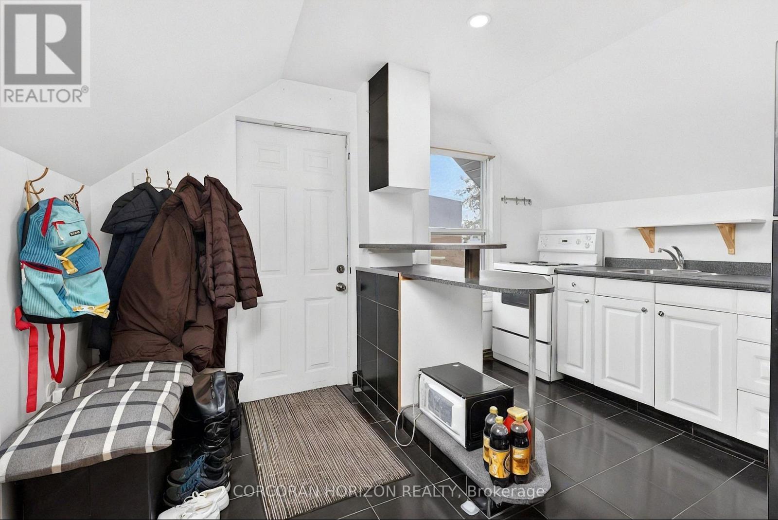 256 Keele Street, Toronto, Ontario M6P 2K3 - Photo 16 - W12967470