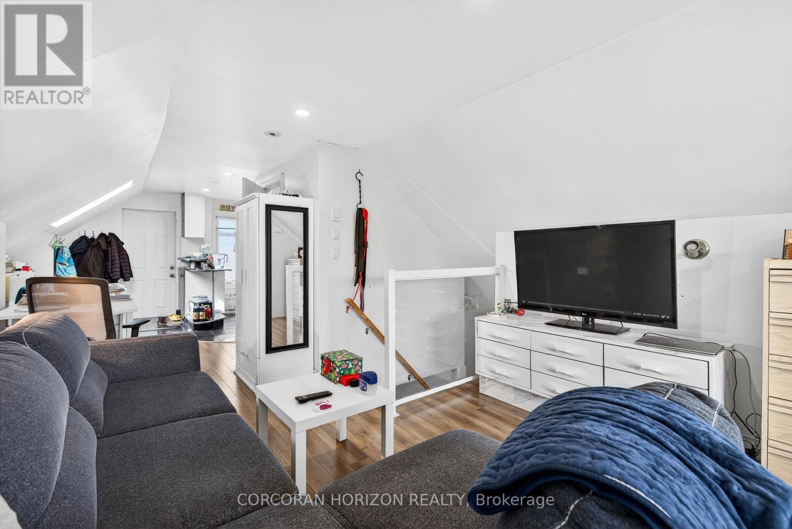 256 Keele Street, Toronto, Ontario M6P 2K3 - Photo 19 - W12967470