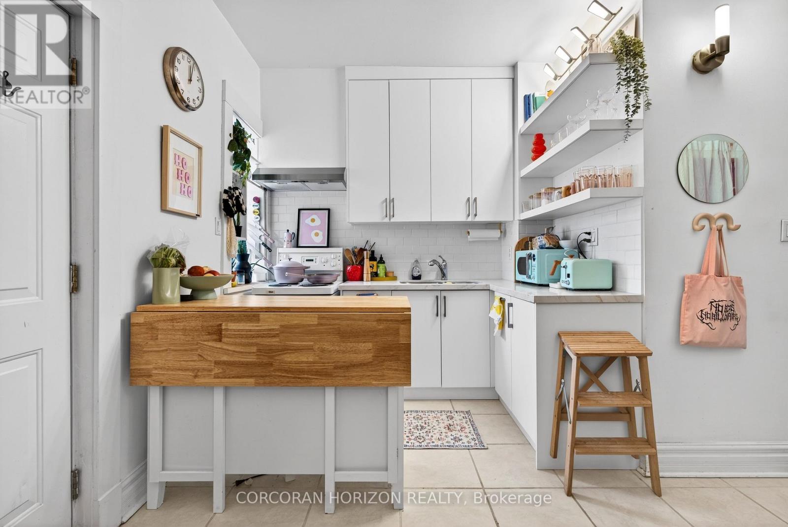 256 Keele Street, Toronto, Ontario M6P 2K3 - Photo 7 - W12967470