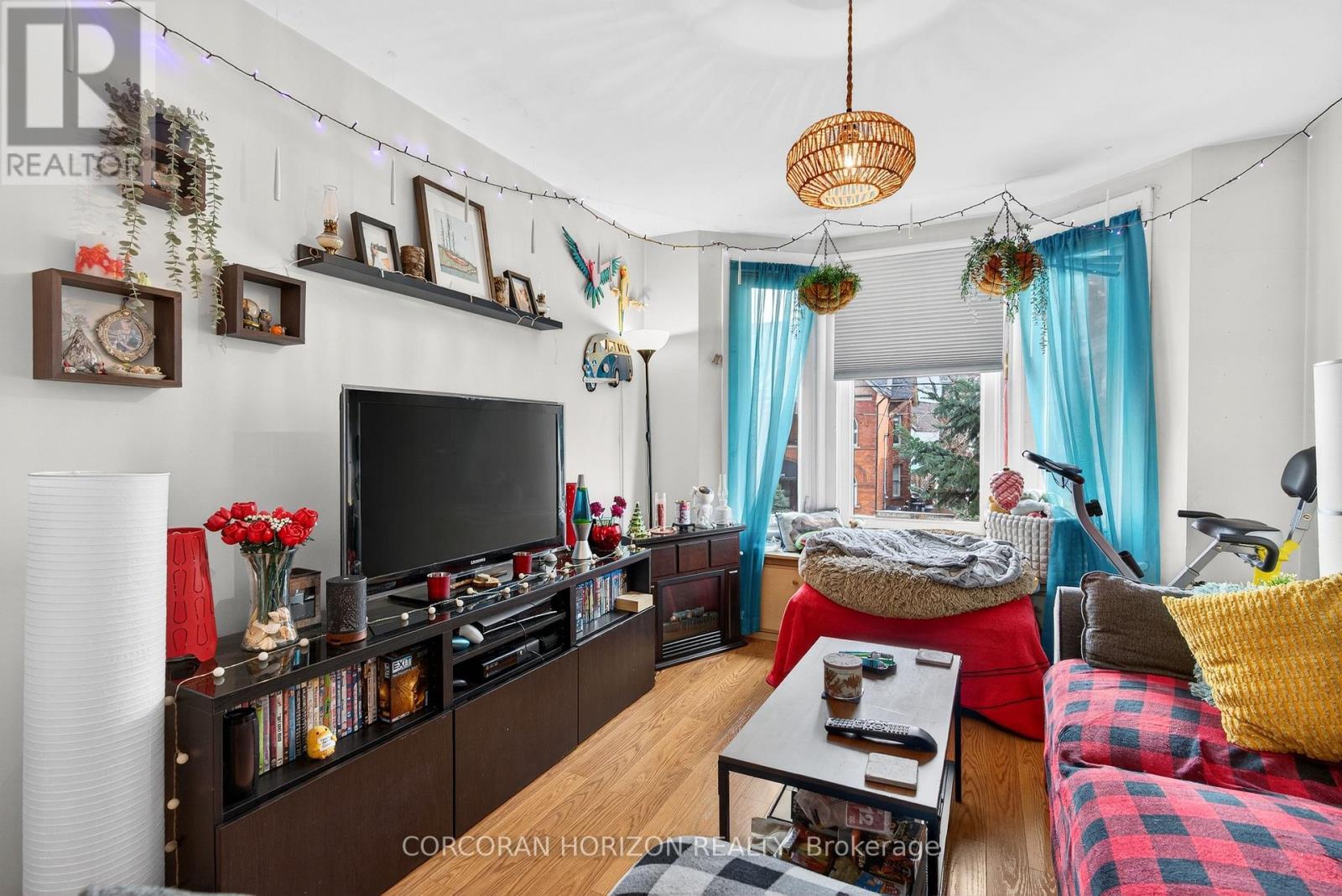 256 Keele Street, Toronto, Ontario M6P 2K3 - Photo 9 - W12967470