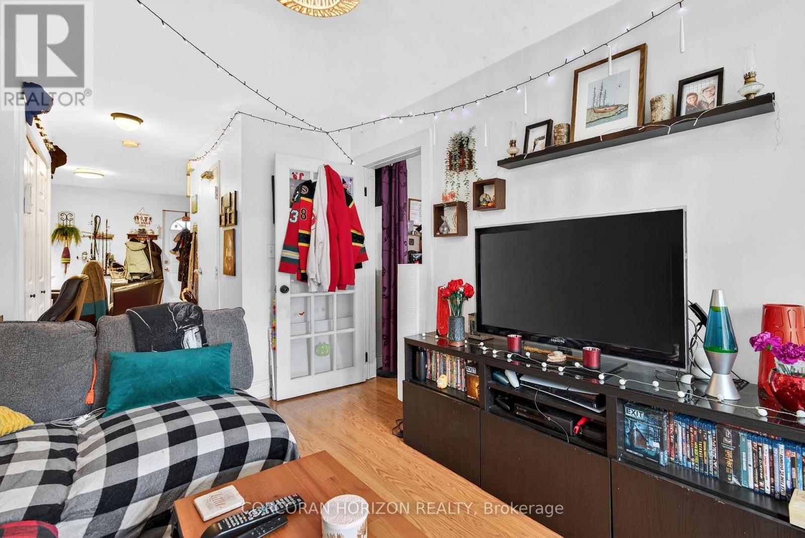 256 Keele Street, Toronto, Ontario M6P 2K3 - Photo 10 - W12967502