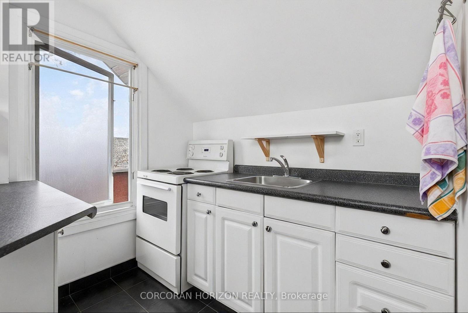 256 Keele Street, Toronto, Ontario M6P 2K3 - Photo 17 - W12967502