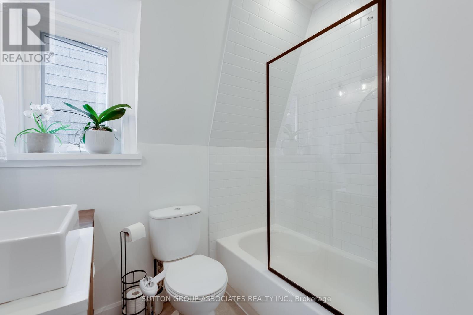 285 Harvie Avenue, Toronto, Ontario  M6E 4L1 - Photo 17 - W12967536