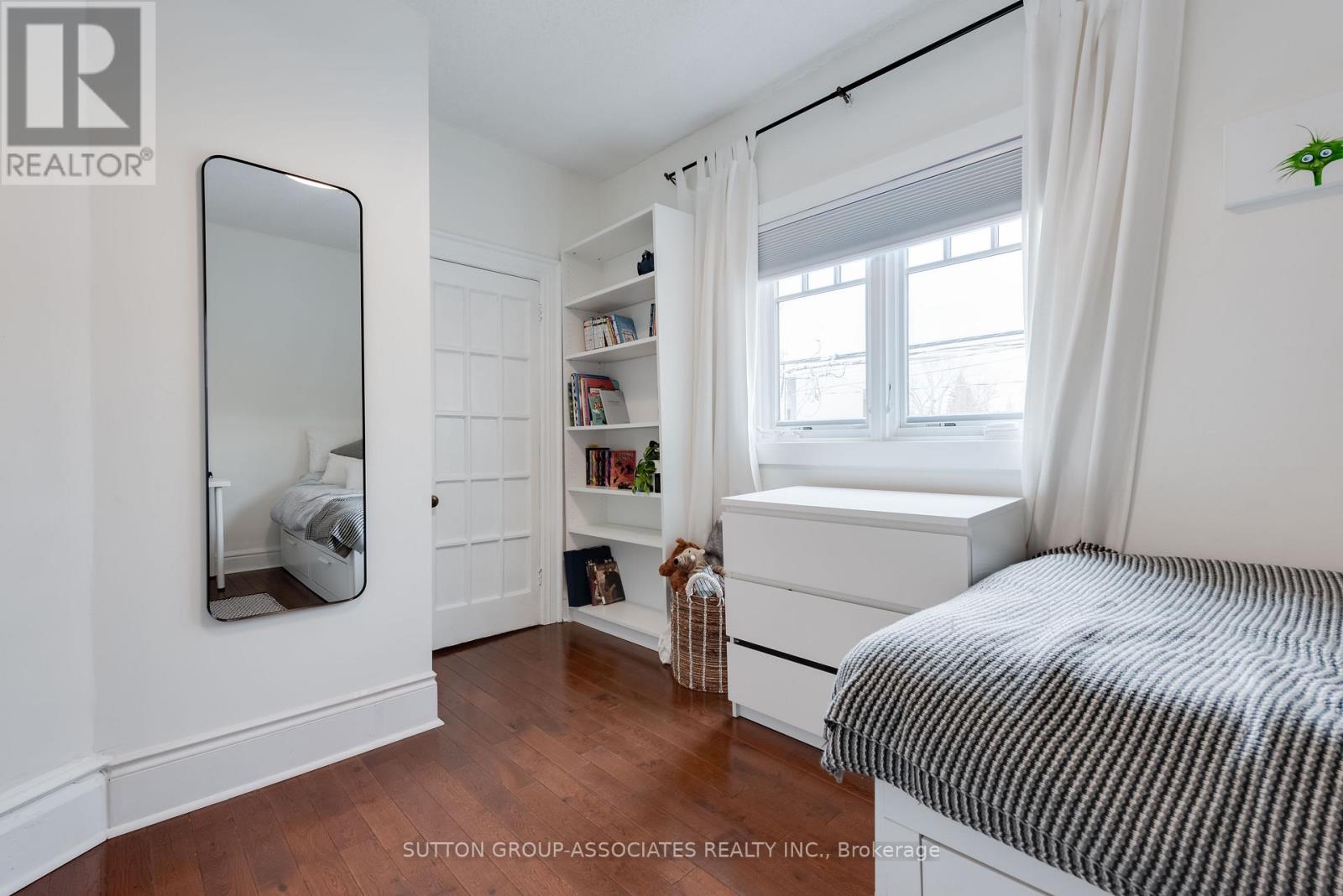 285 Harvie Avenue, Toronto, Ontario  M6E 4L1 - Photo 19 - W12967536