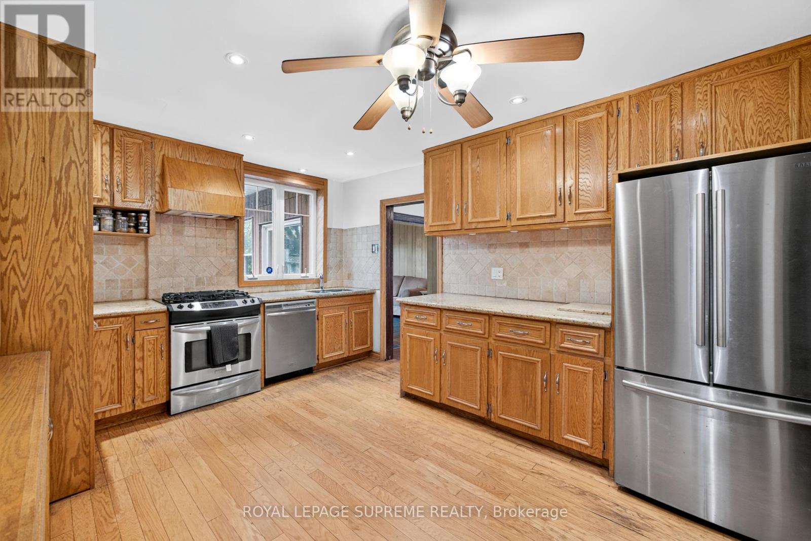 10 King Street Crescent, Toronto, Ontario  M9N 1K6 - Photo 23 - W12967584