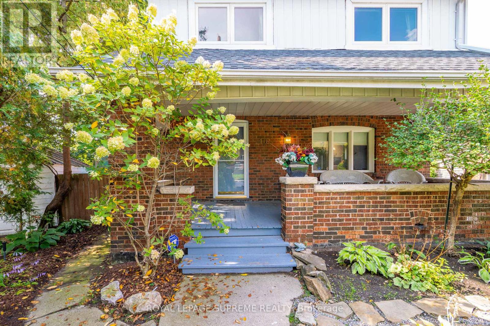 10 King Street Crescent, Toronto, Ontario  M9N 1K6 - Photo 3 - W12967584