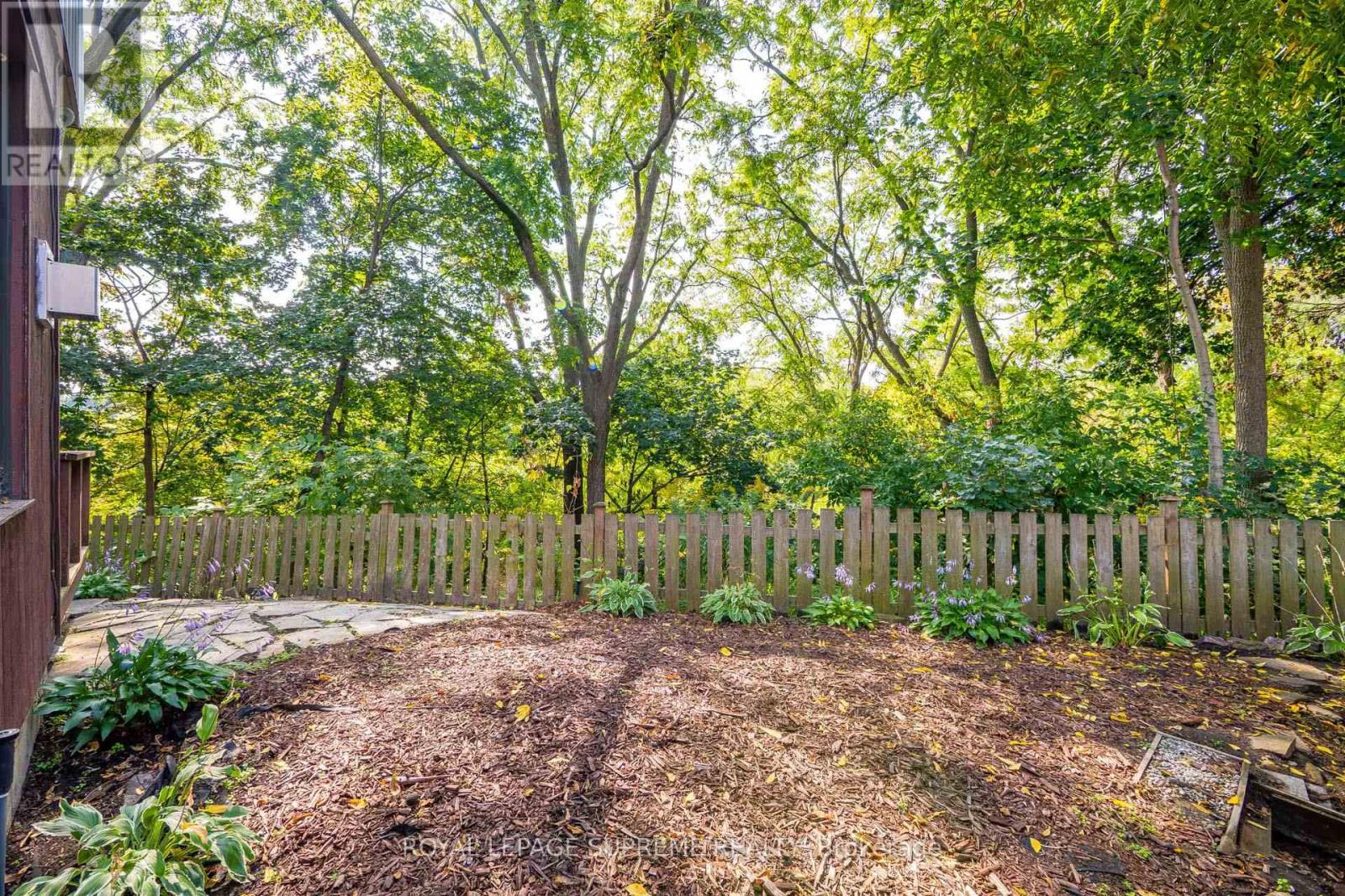 10 King Street Crescent, Toronto, Ontario  M9N 1K6 - Photo 49 - W12967584