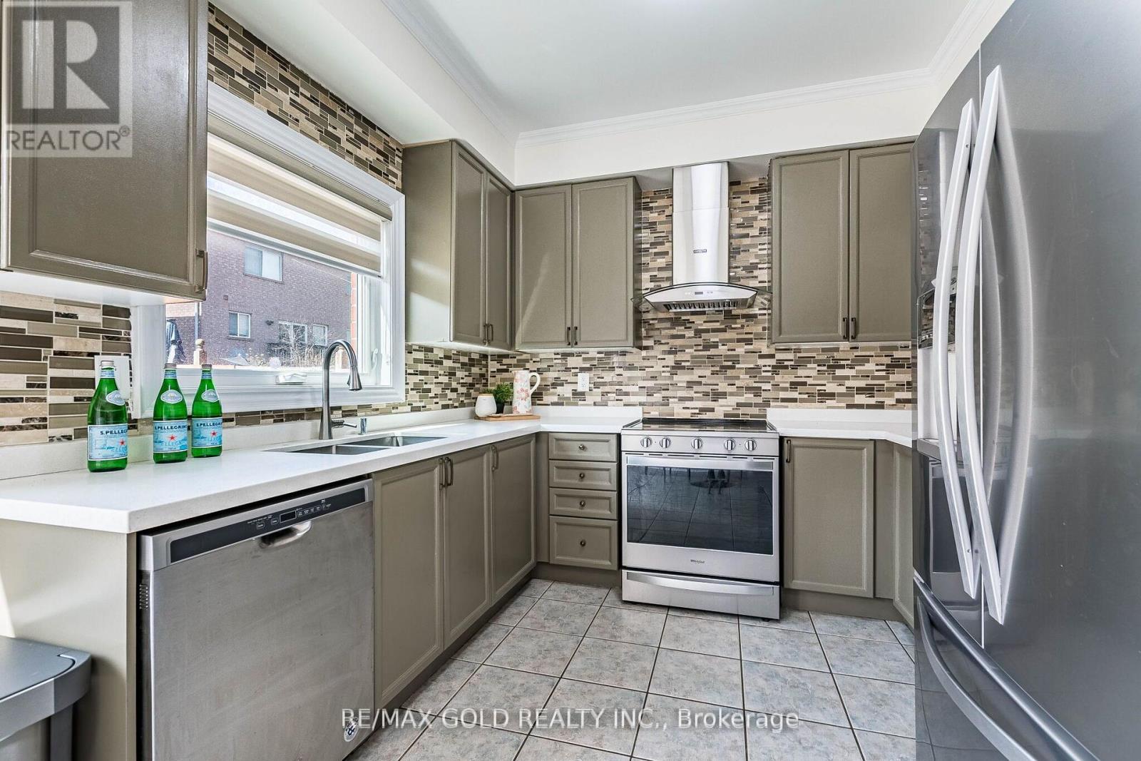 26 Waterdale Road, Brampton, Ontario  L7A 1S3 - Photo 14 - W12967594