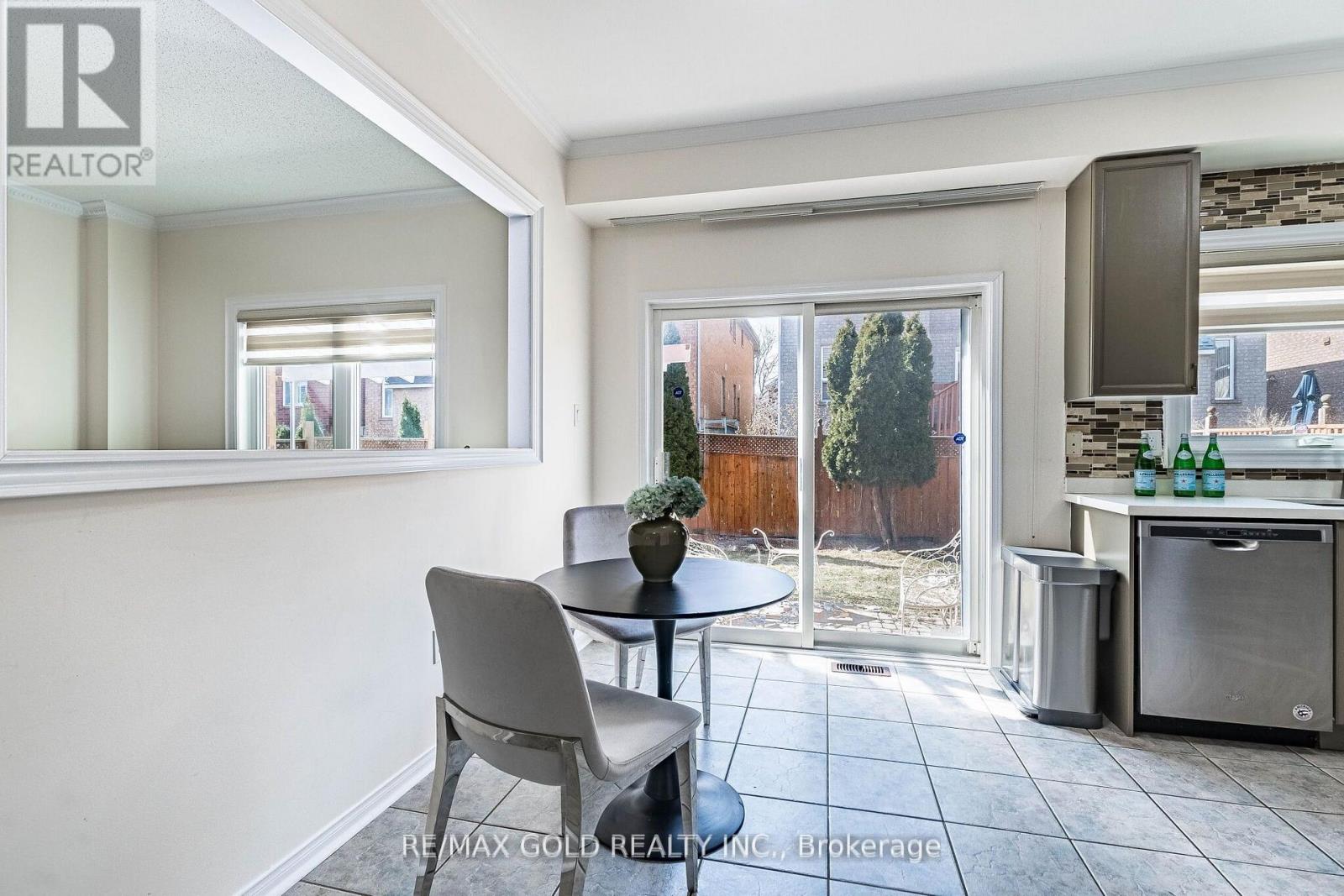 26 Waterdale Road, Brampton, Ontario  L7A 1S3 - Photo 19 - W12967594