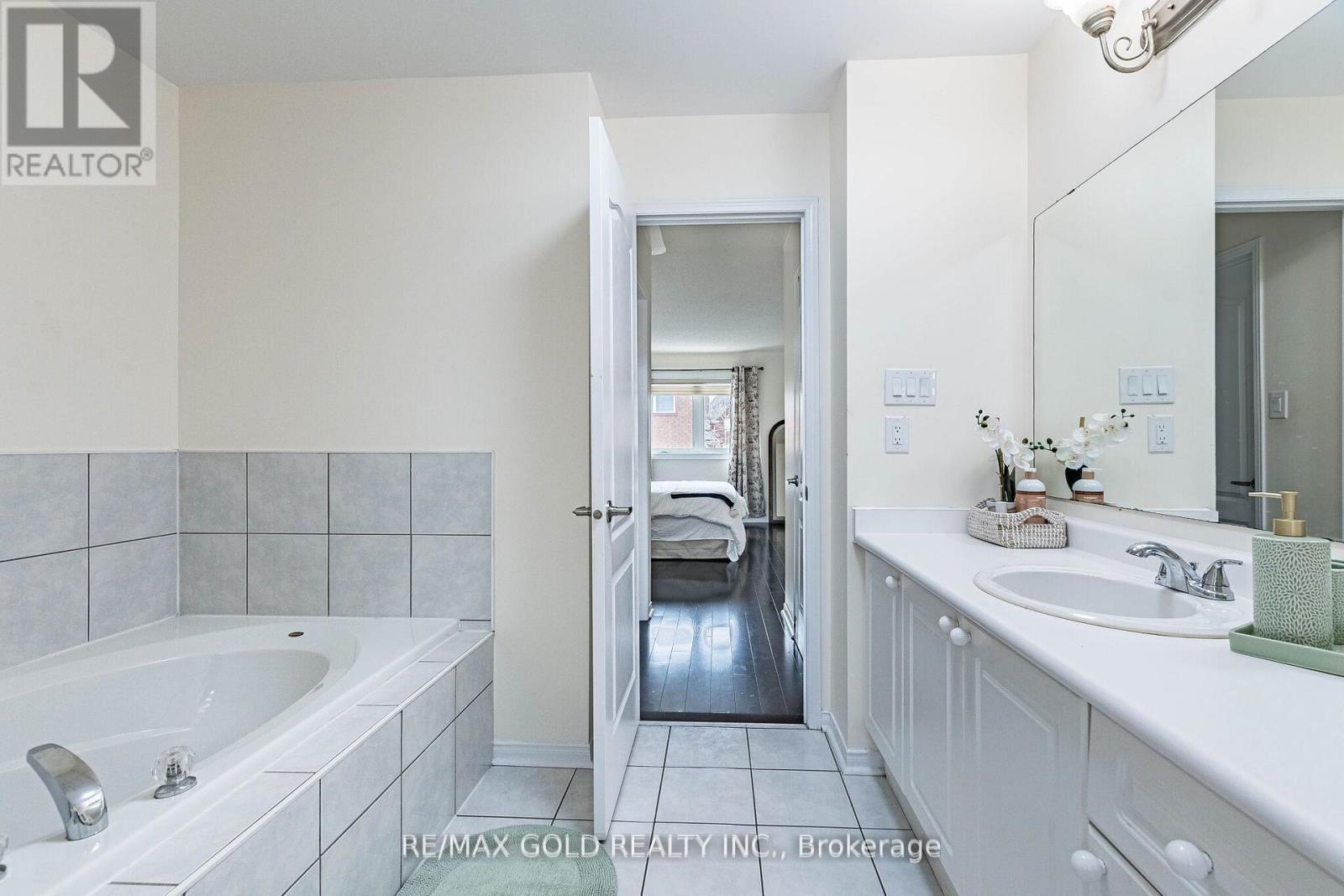 26 Waterdale Road, Brampton, Ontario  L7A 1S3 - Photo 32 - W12967594