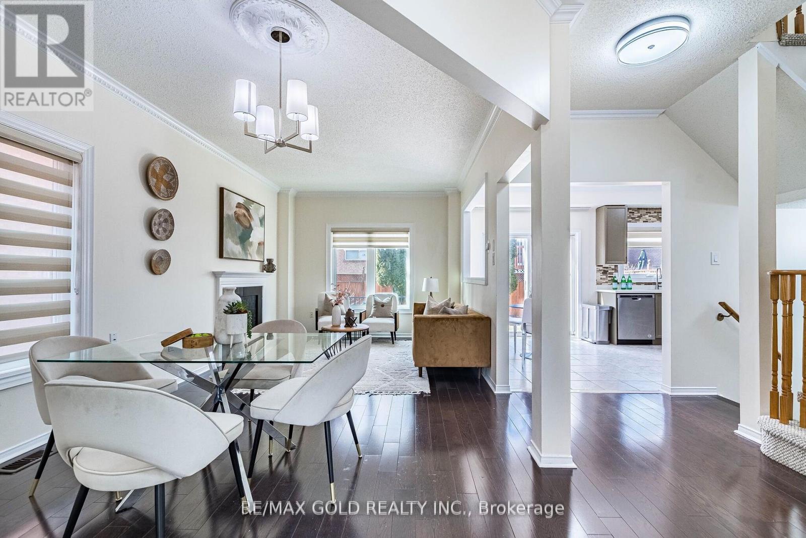 26 Waterdale Road, Brampton, Ontario  L7A 1S3 - Photo 4 - W12967594