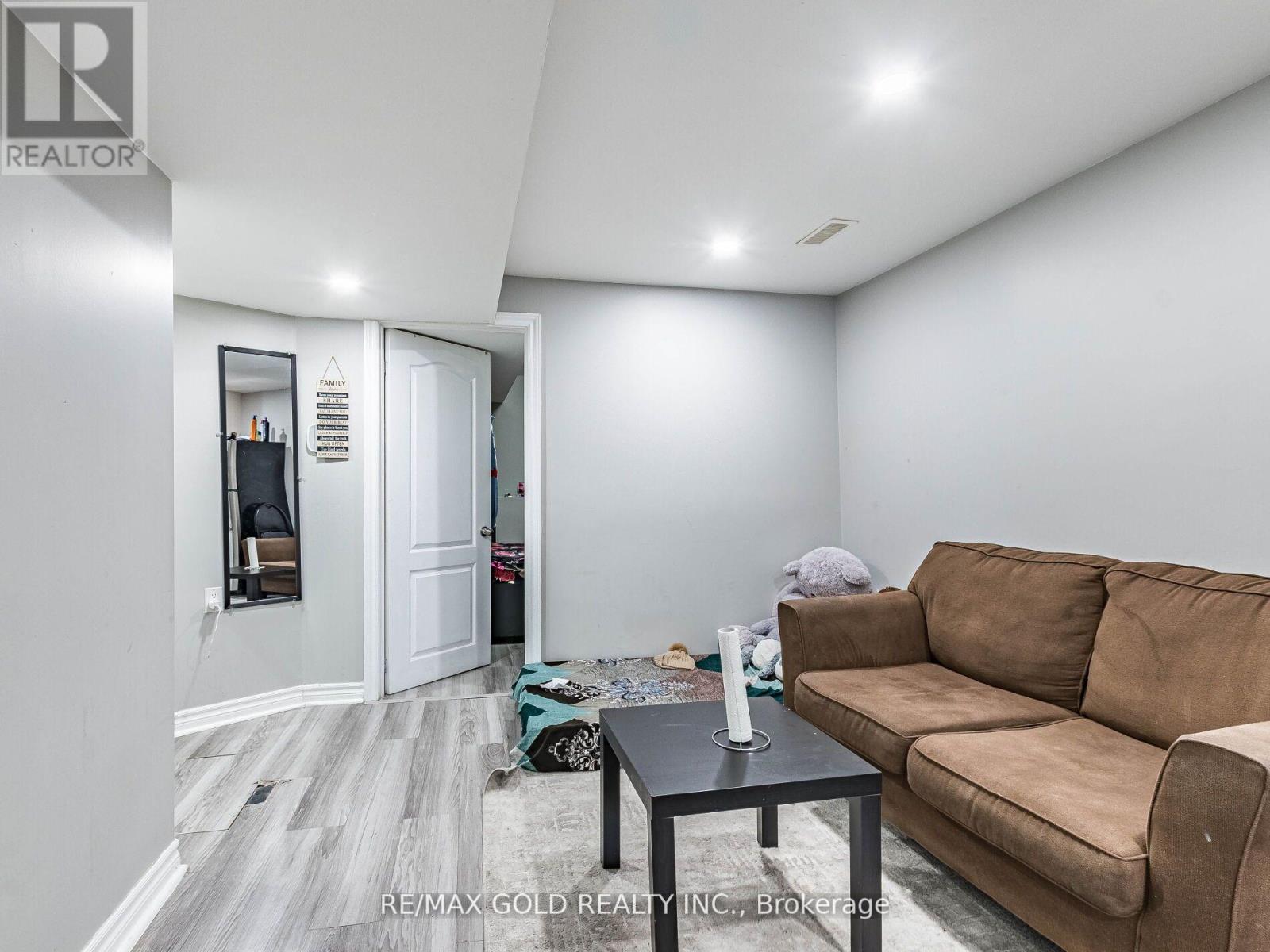 26 Waterdale Road, Brampton, Ontario  L7A 1S3 - Photo 42 - W12967594