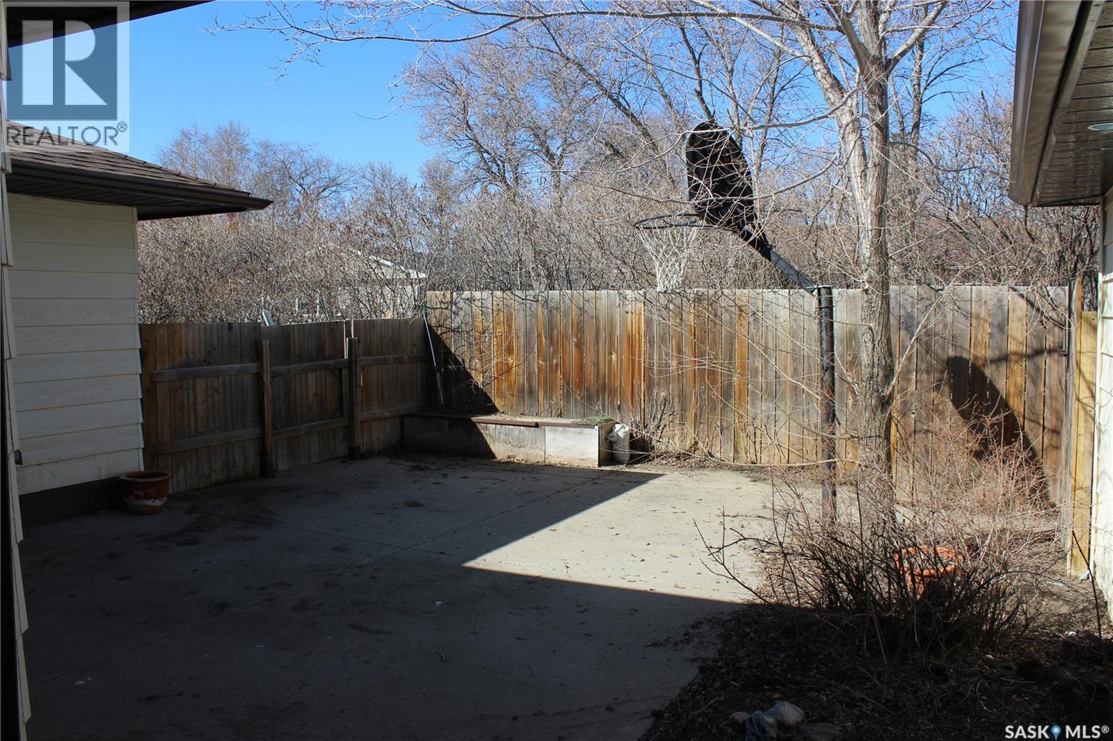 1533 Thorn Crescent, Estevan, Saskatchewan  S4A 1N7 - Photo 18 - SK032249