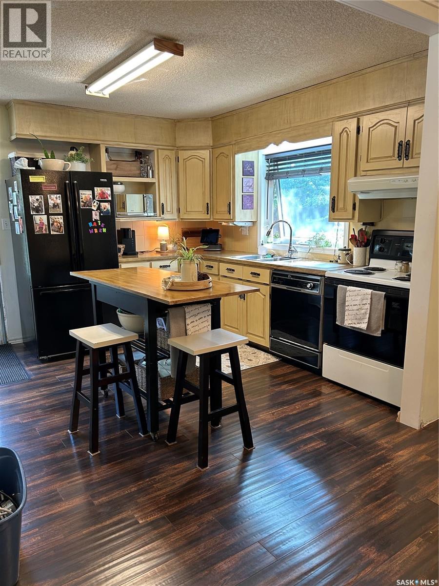 1533 Thorn Crescent, Estevan, Saskatchewan  S4A 1N7 - Photo 3 - SK032249