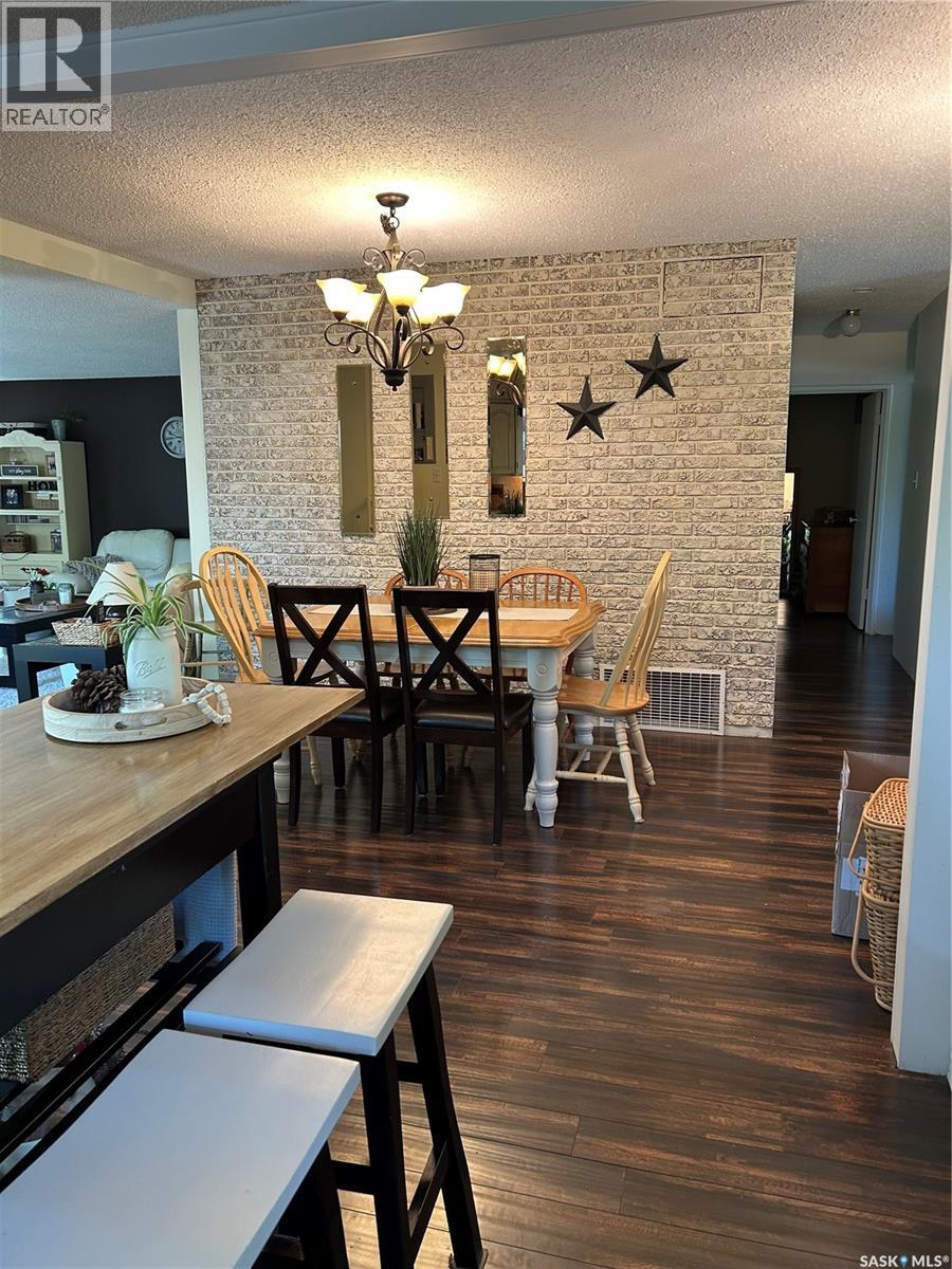 1533 Thorn Crescent, Estevan, Saskatchewan  S4A 1N7 - Photo 6 - SK032249