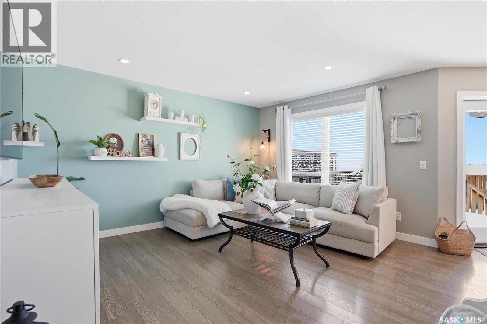 527 Maple Crescent, Warman, Saskatchewan  S0K 4S2 - Photo 5 - SK032201