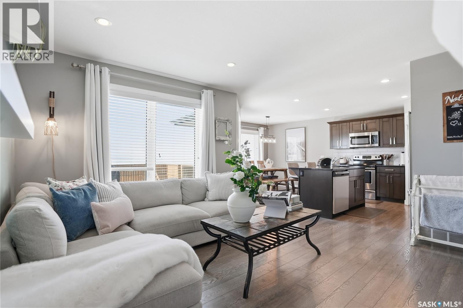 527 Maple Crescent, Warman, Saskatchewan  S0K 4S2 - Photo 6 - SK032201