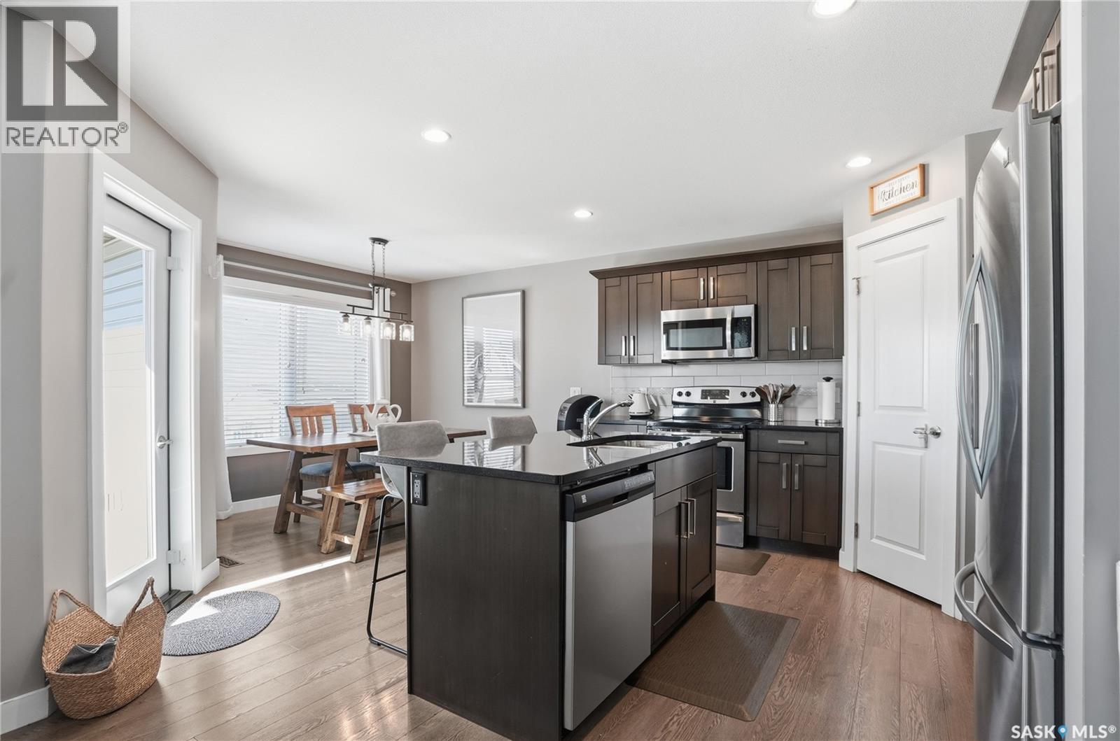 527 Maple Crescent, Warman, Saskatchewan  S0K 4S2 - Photo 7 - SK032201