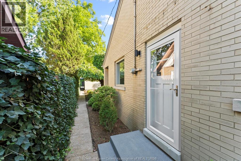 2371 Riverside Drive West, Windsor, Ontario  N9B 1B1 - Photo 36 - 26007347