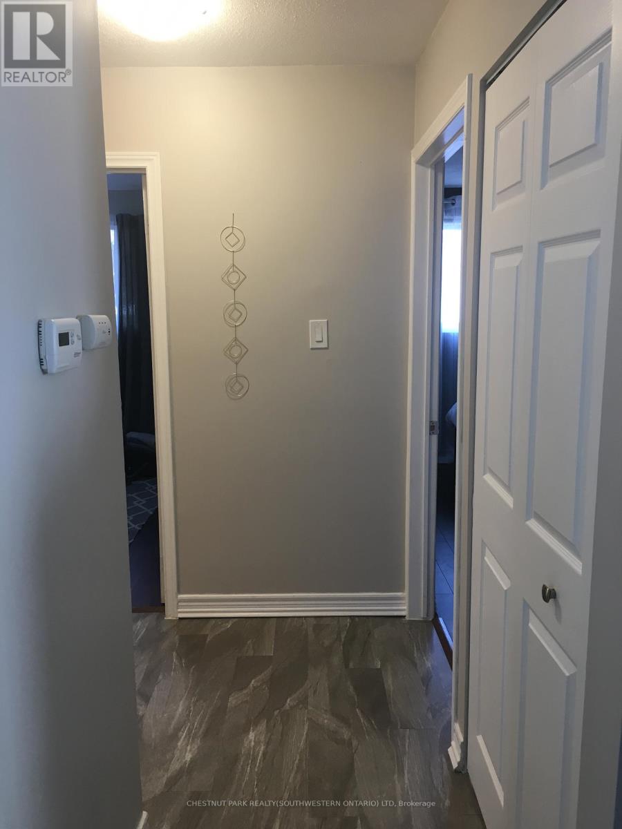 148 Green Valley Drive, Kitchener, Ontario  N2P 1C4 - Photo 5 - X12967454