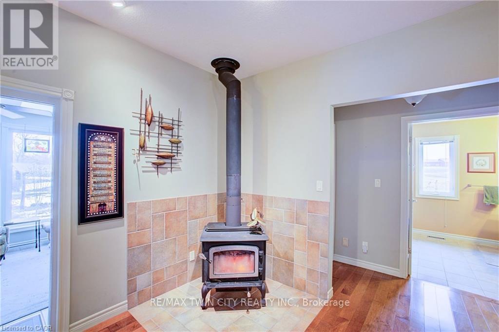 122287 Concession 8 Road, West Grey, Ontario  N0G 1C0 - Photo 9 - X12967480