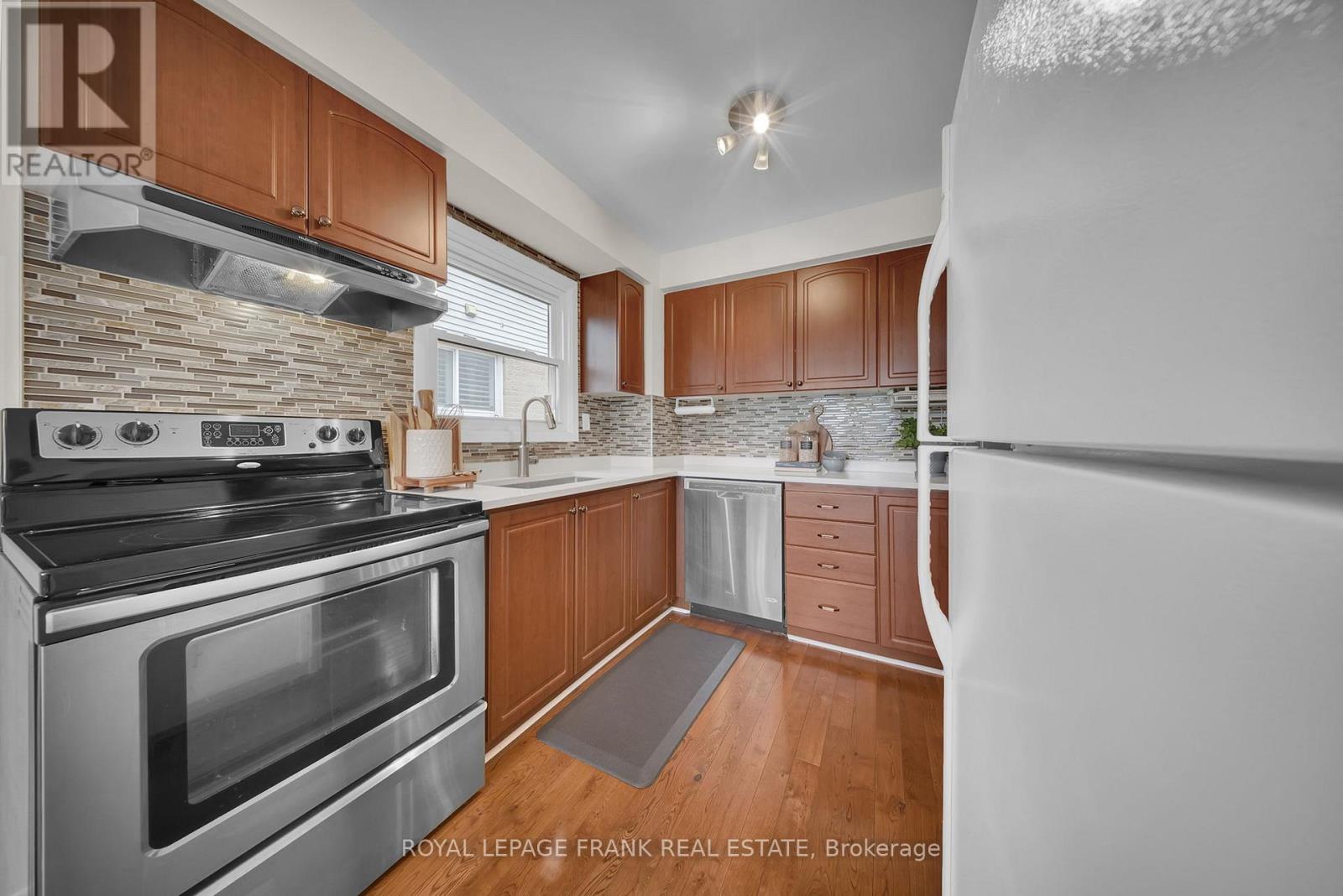 76 Cornwall Drive, Ajax, Ontario  L1T 3E9 - Photo 5 - E12965670