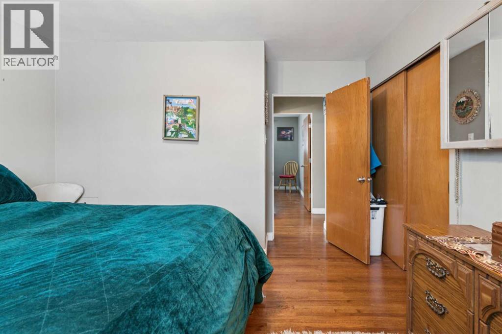 12 Westwood Crescent SW, Calgary, Alberta  T3C 2W6 - Photo 15 - A2298134