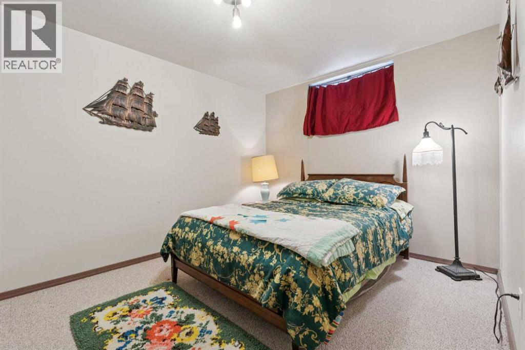 12 Westwood Crescent SW, Calgary, Alberta  T3C 2W6 - Photo 19 - A2298134