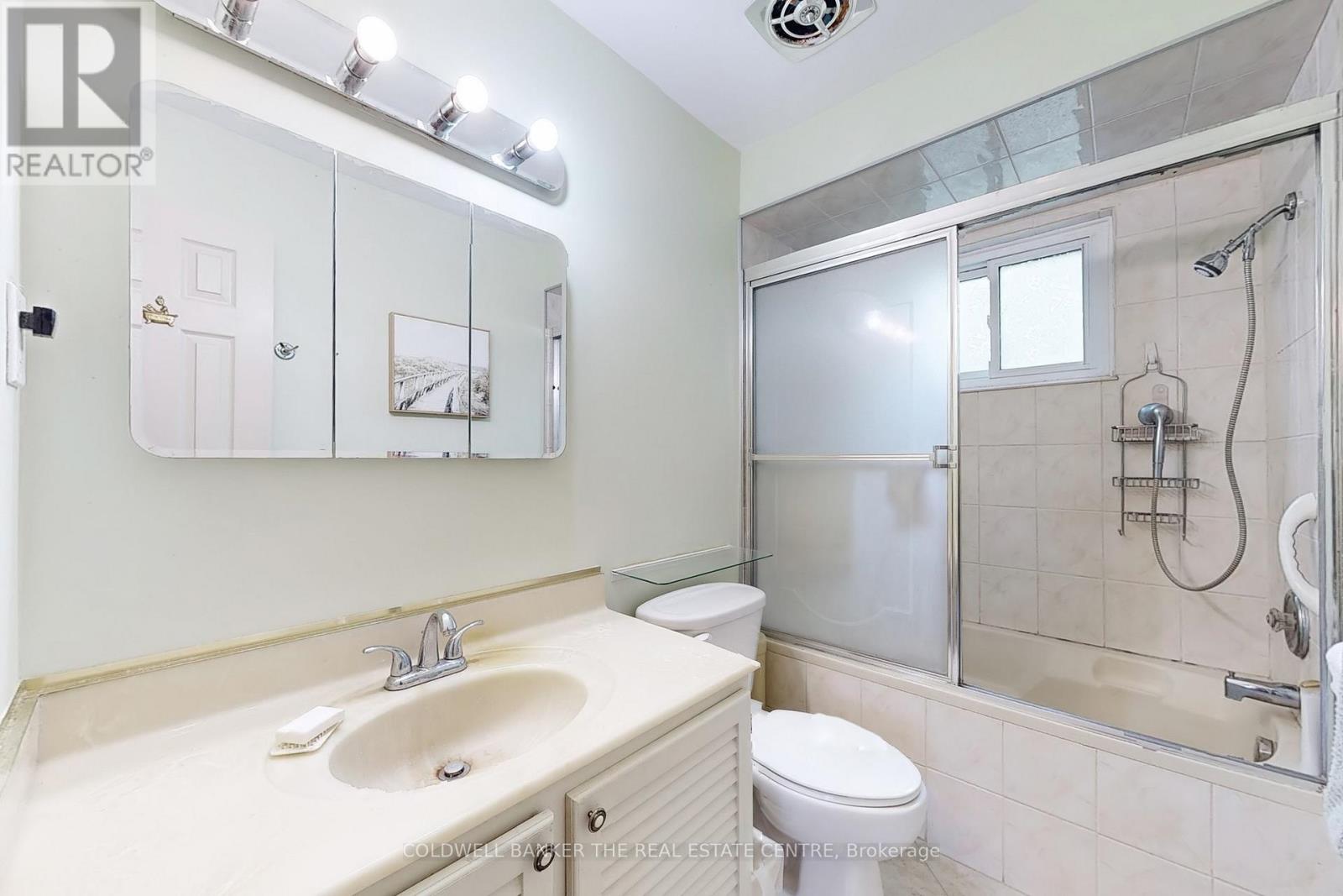 122 Valleyview Crescent W, Bradford West Gwillimbury, Ontario  L3Z 1S7 - Photo 15 - N12953488