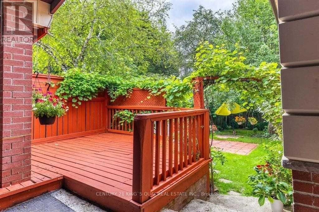 7 Ennismore Place, Toronto, Ontario  M2J 1Z9 - Photo 15 - C12860874