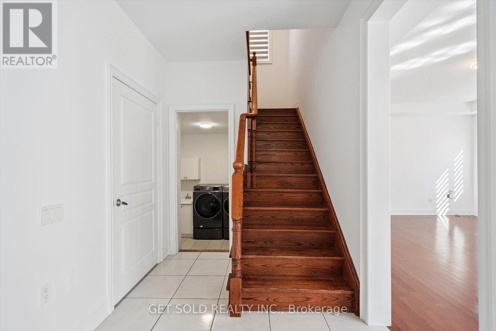 49 Blackberry Valley Crescent, Caledon, Ontario  L7C 2C7 - Photo 14 - W12321895