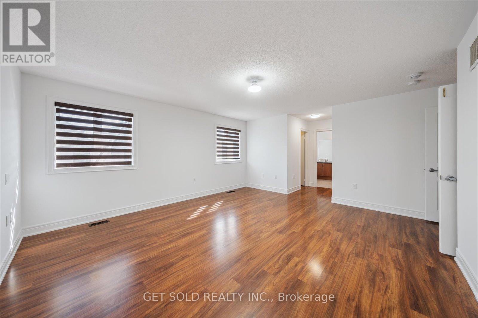 49 Blackberry Valley Crescent, Caledon, Ontario  L7C 2C7 - Photo 16 - W12321895