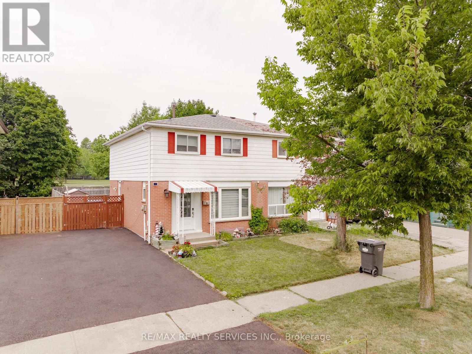 6 Lauderdale Road, Brampton, Ontario  L6V 2B7 - Photo 39 - W12332485