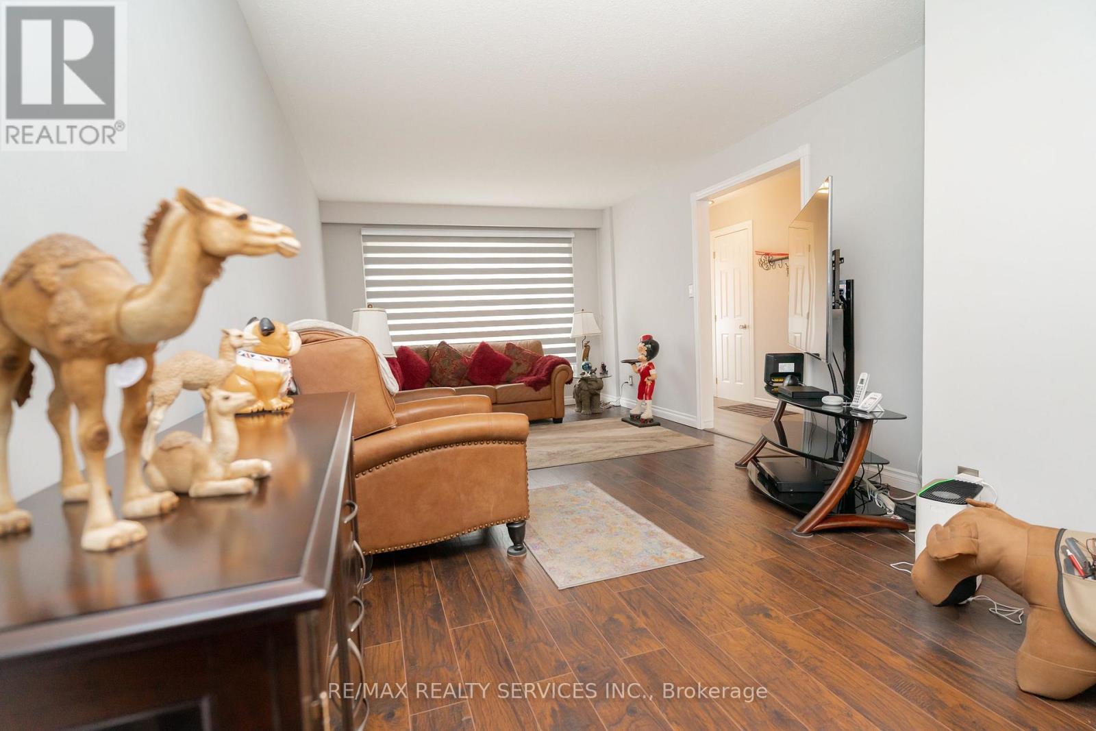 6 Lauderdale Road, Brampton, Ontario  L6V 2B7 - Photo 8 - W12332485