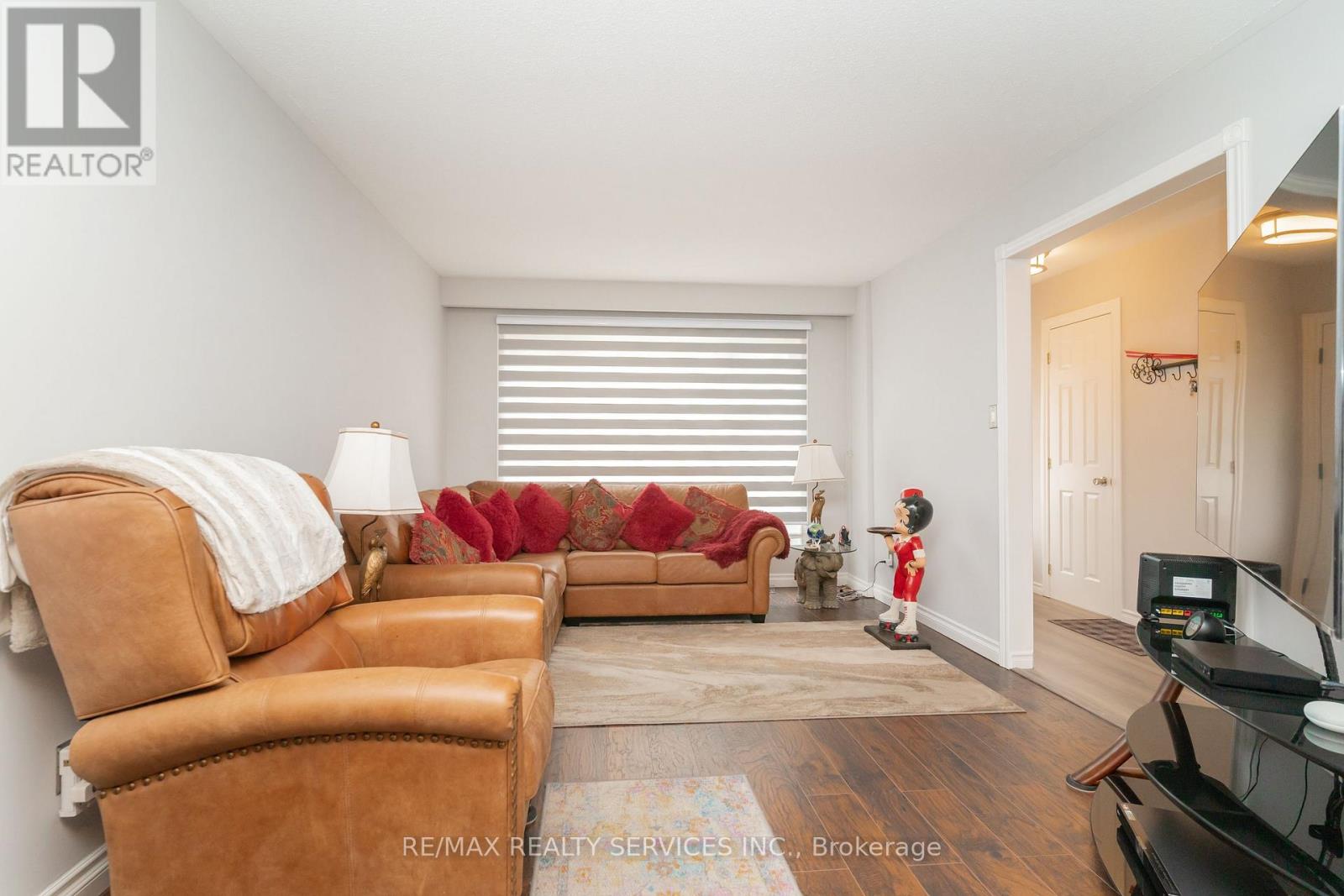 6 Lauderdale Road, Brampton, Ontario  L6V 2B7 - Photo 10 - W12332485