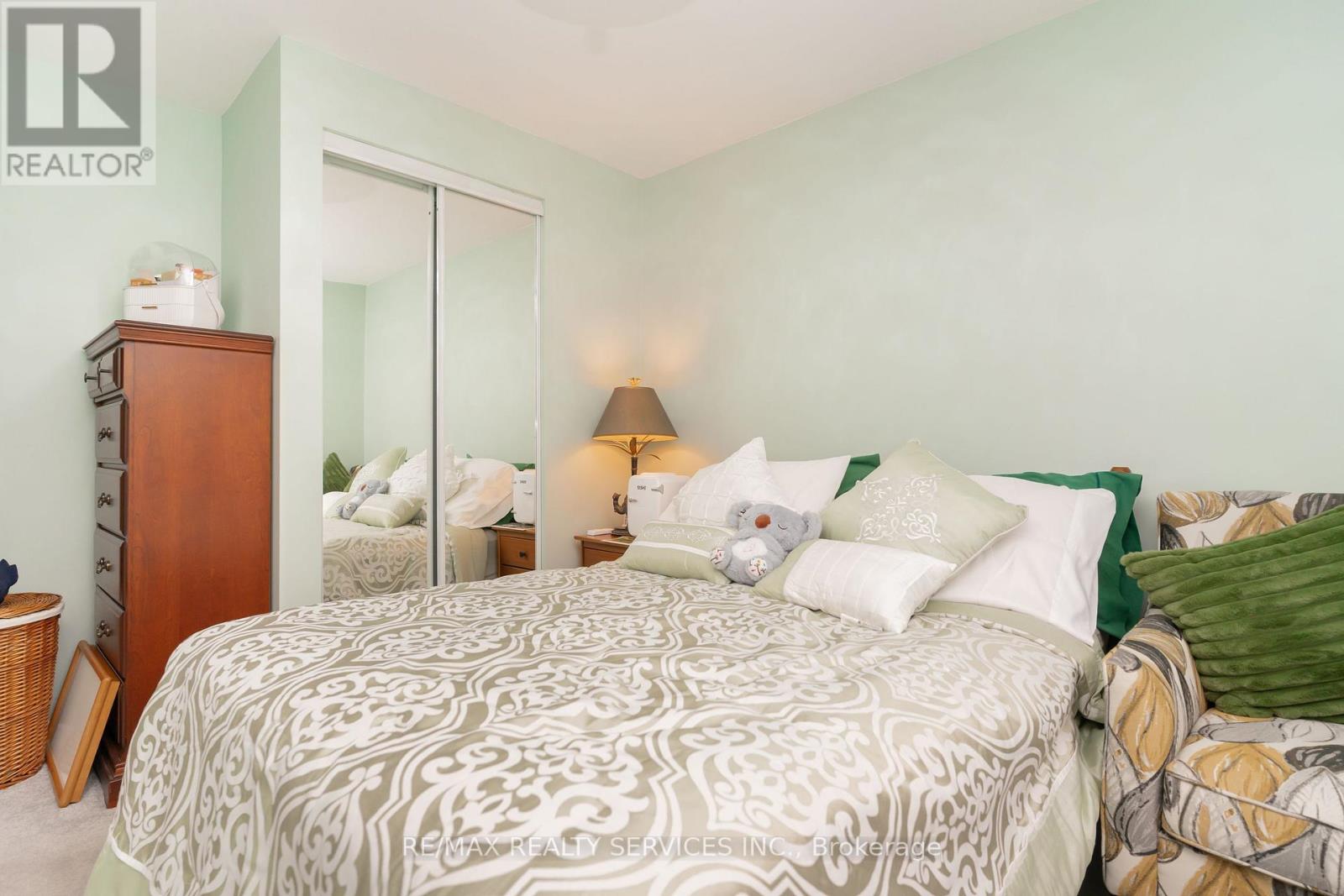 6 Lauderdale Road, Brampton, Ontario  L6V 2B7 - Photo 30 - W12332485