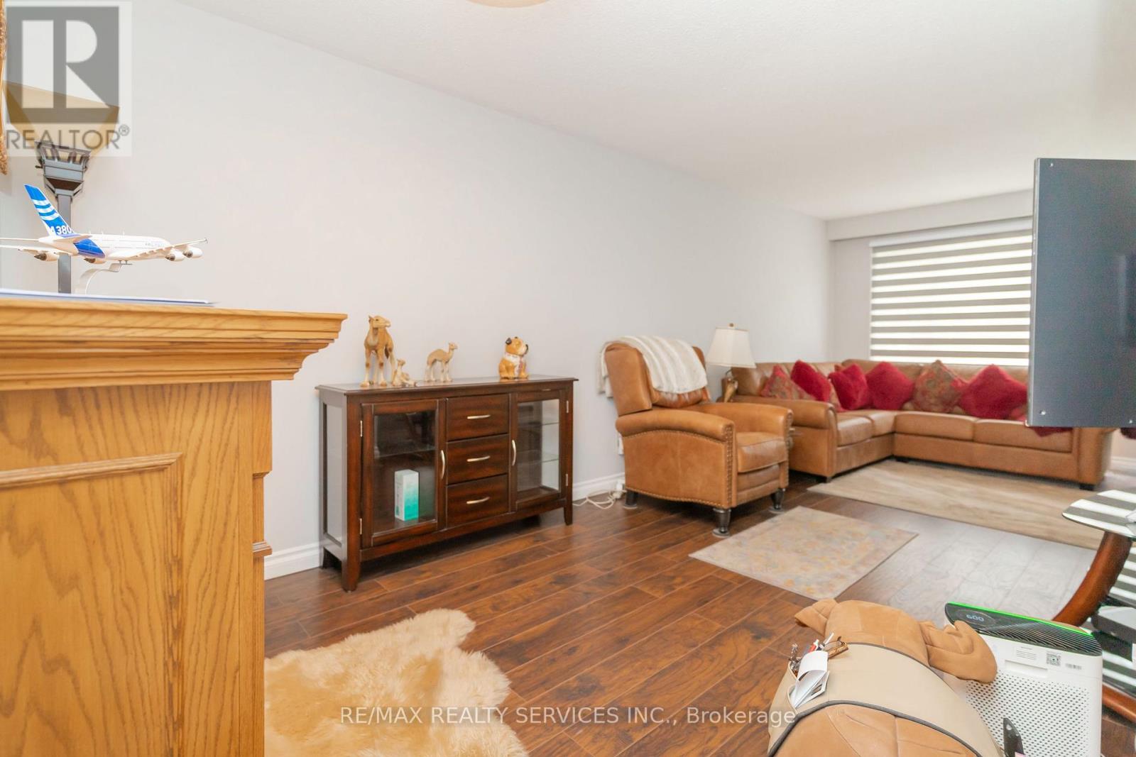 6 Lauderdale Road, Brampton, Ontario  L6V 2B7 - Photo 9 - W12332485