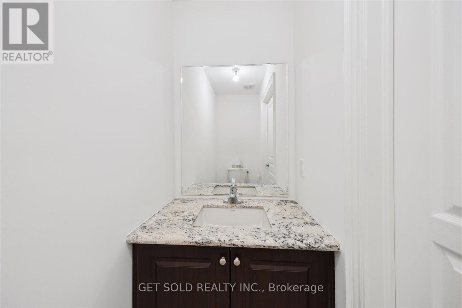 49 Blackberry Valley Crescent, Caledon, Ontario  L7C 2C7 - Photo 21 - W12321895