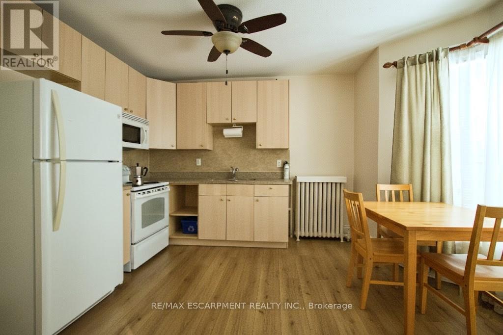 2 - 22 Blake Street, Hamilton, Ontario  L8M 2S5 - Photo 13 - X12804358