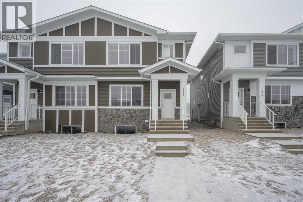 1020 West Lakeview Drive, Chestermere, Alberta