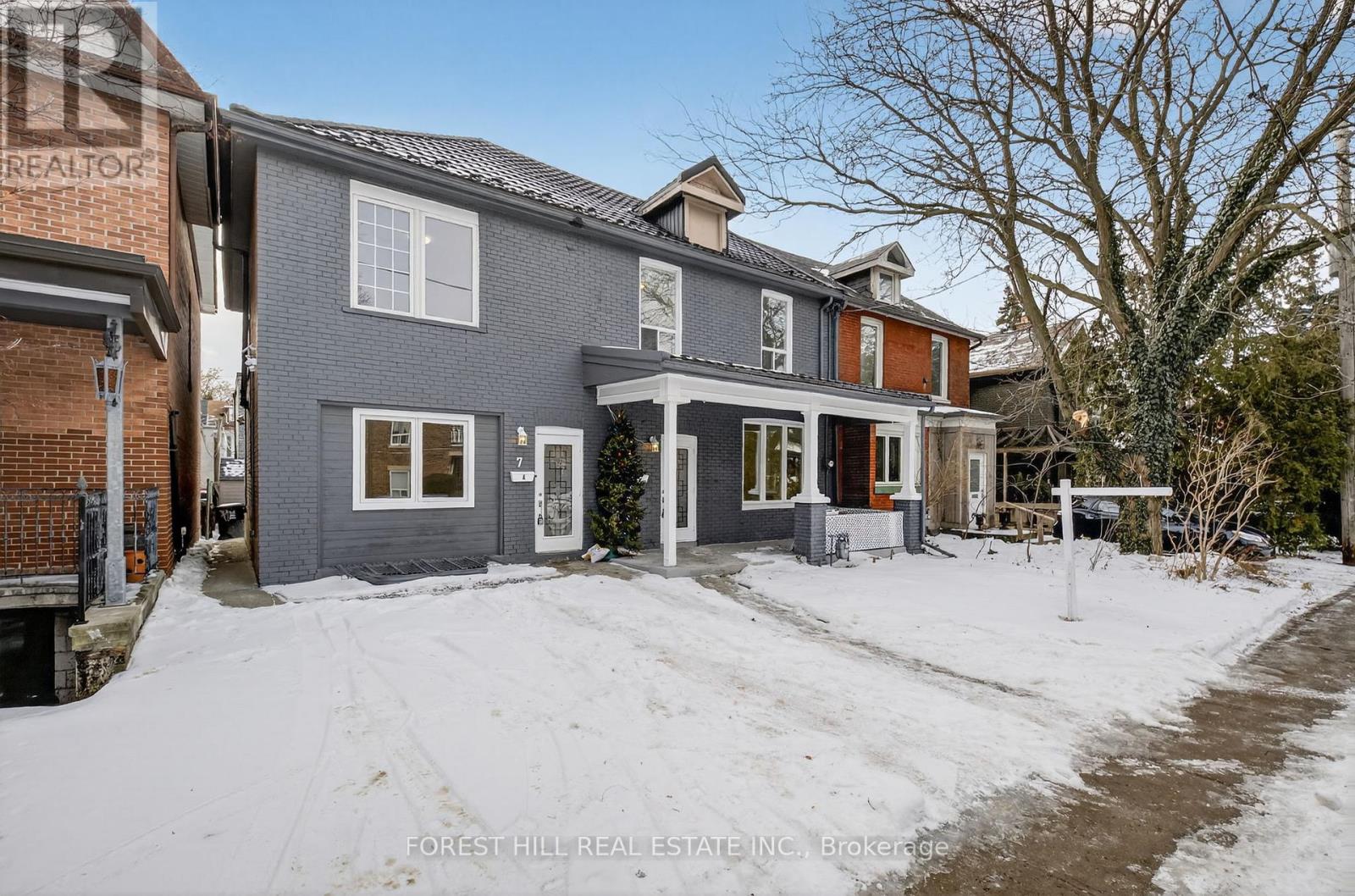 7 Ellsworth Avenue, Toronto, Ontario  M6G 2K4 - Photo 3 - C12966238