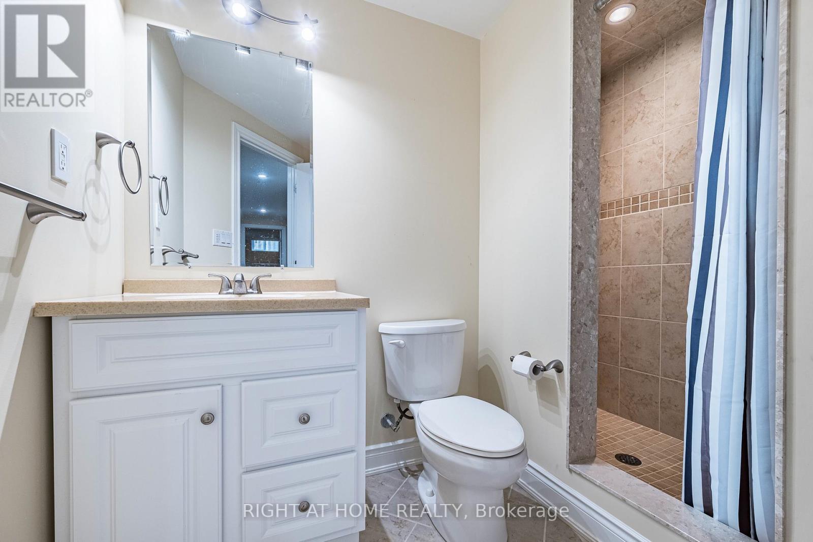 2204 Carpenters Circle, Oakville, Ontario  L6M 3C7 - Photo 23 - W12962270